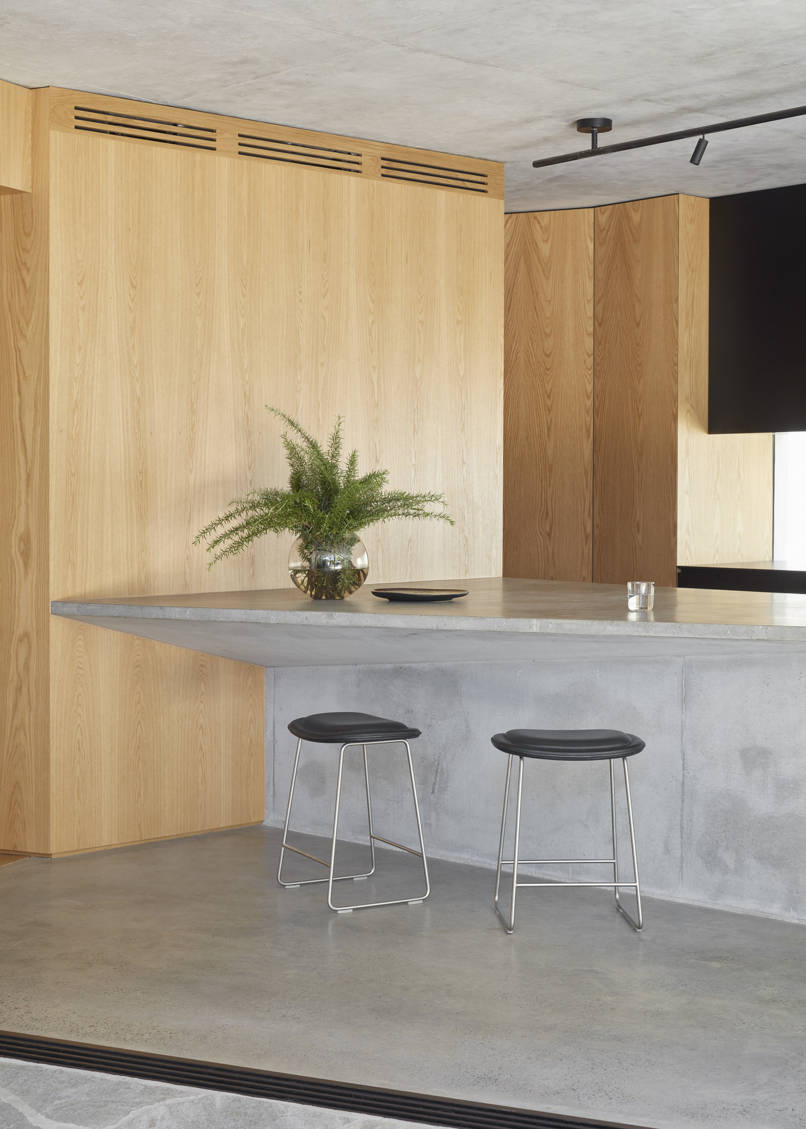 混凝土与绿意的和谐共舞 · Grove House丨澳大利亚悉尼丨Clayton Orszaczky-10