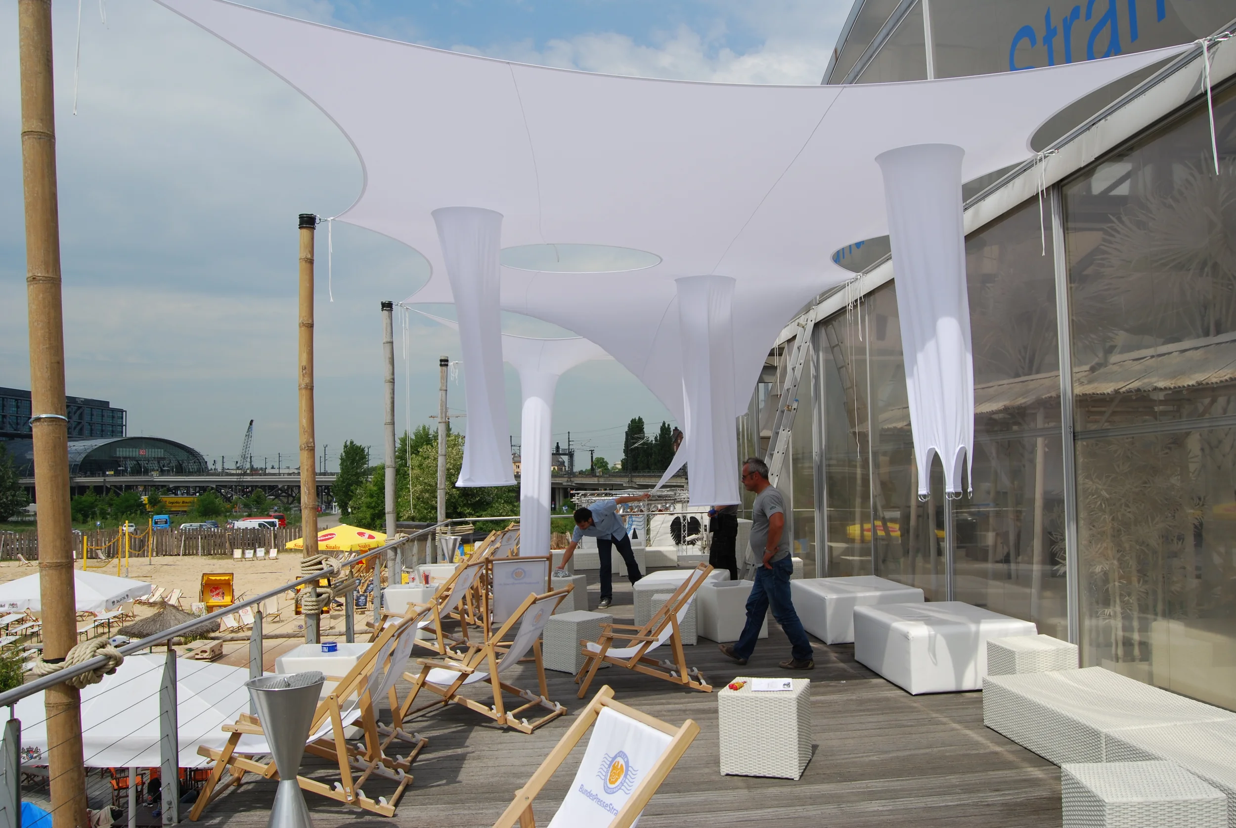 你提供的内容可能有误，推测你想问的是 Bundes-Presseamt （联邦新闻局） ，而 Bundes Presse Strand 并不是一个常见的、有确切含义的表达如果这不是你想要的，请检查原文信息 丨德国柏林-19