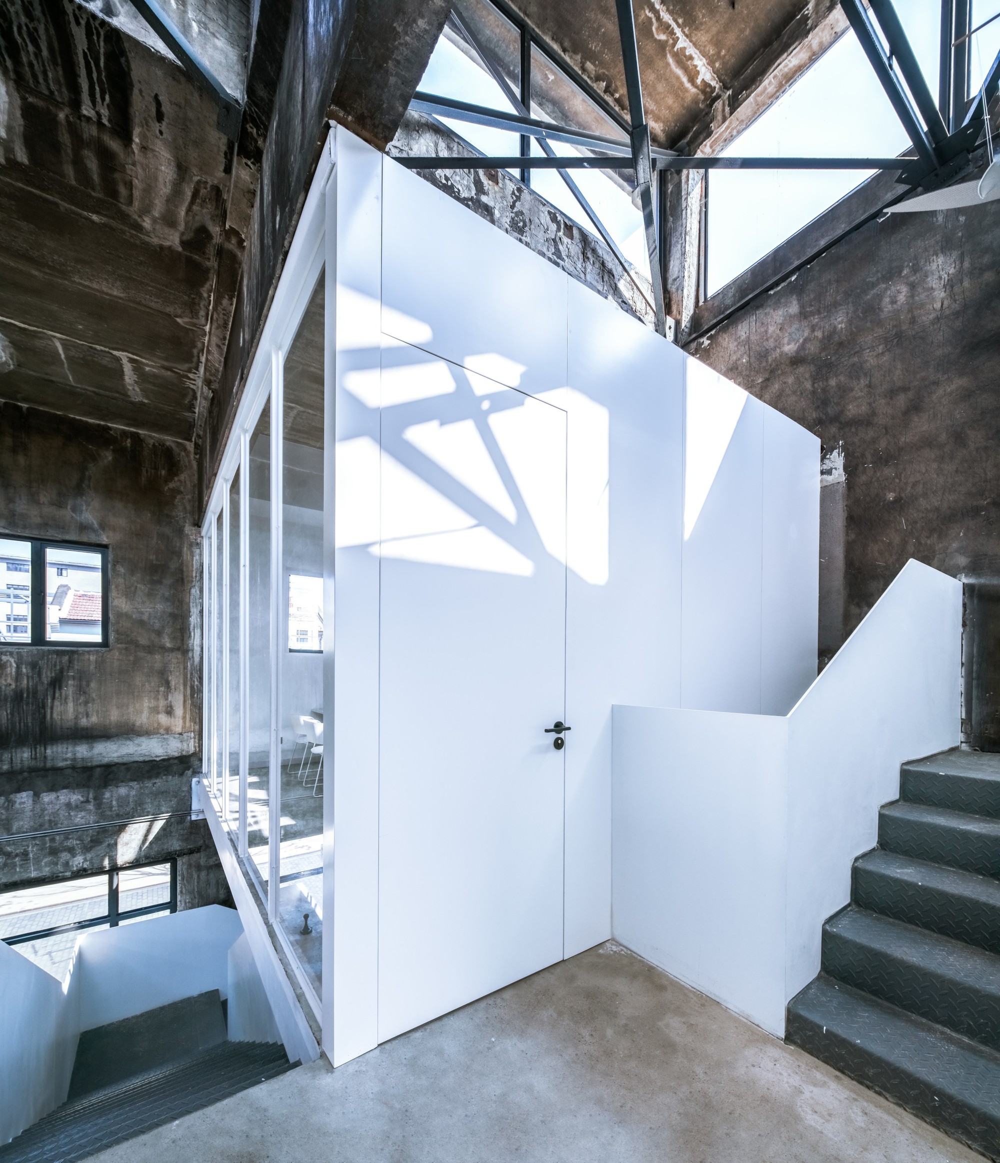 武汉梁友红坊艺术社区 UAO 办公室设计 | 旧厂房的现代新生-21