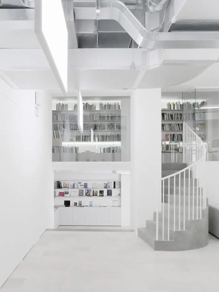 意大利博洛尼亚 P420 画廊——中性照明与模块化设计完美融合-52