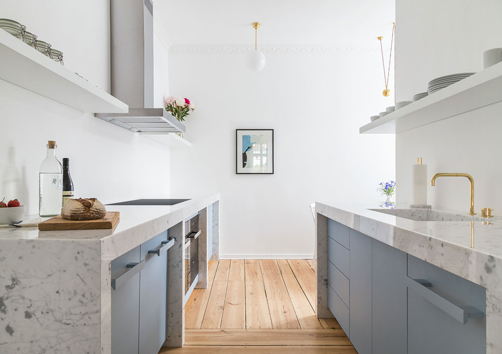 柏林老建筑中的现代白色公寓-8