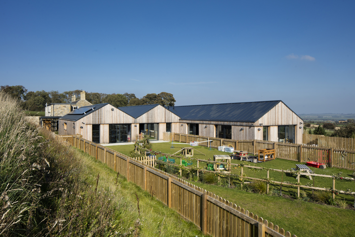 草地上的托儿所，英国 / MailenDesign-52