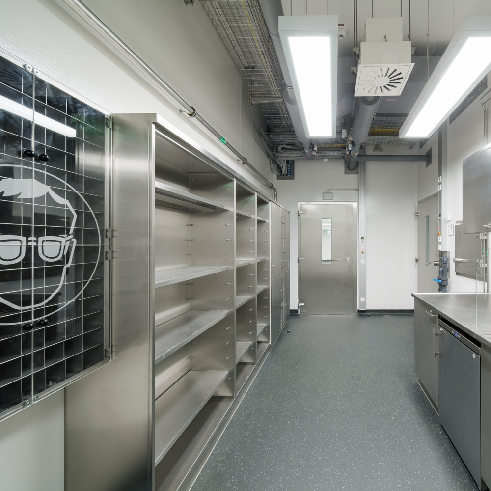 黑 façade 的集成感染疾病研究中心(CIID)-15