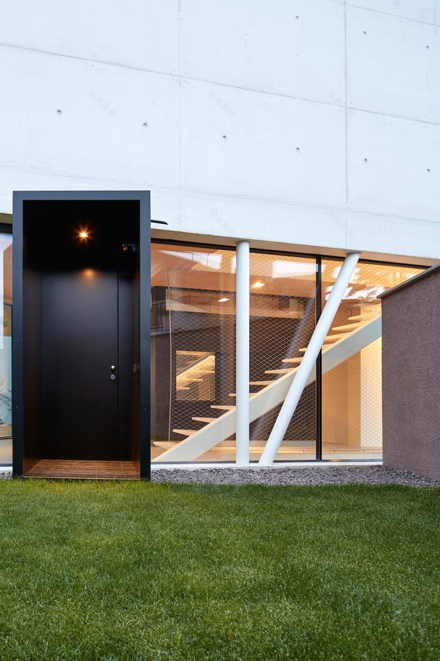 Concrete house uses old walls to create private patio allowing to add full glass walls to the residence CAANdesign Architecture and home design blog-4