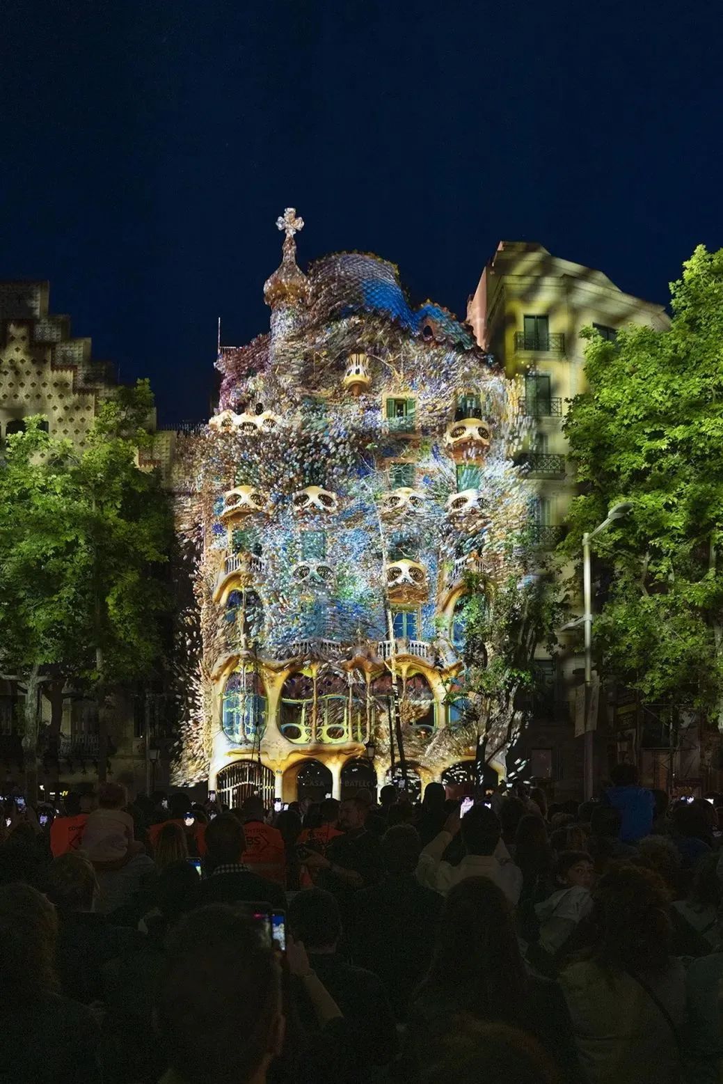 高迪·数字艺术 · 巴特罗之家奇幻3D Mapping-6