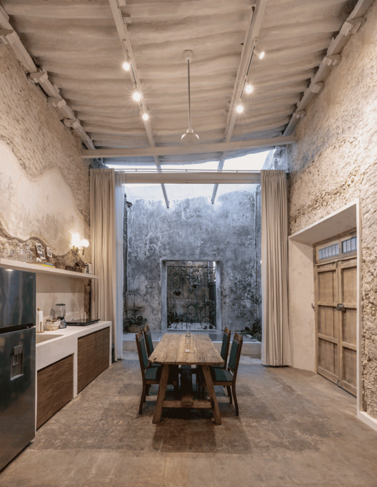 墨西哥废弃建筑变身现代浪漫居所丨Arista Cero,Gina Góngora-11