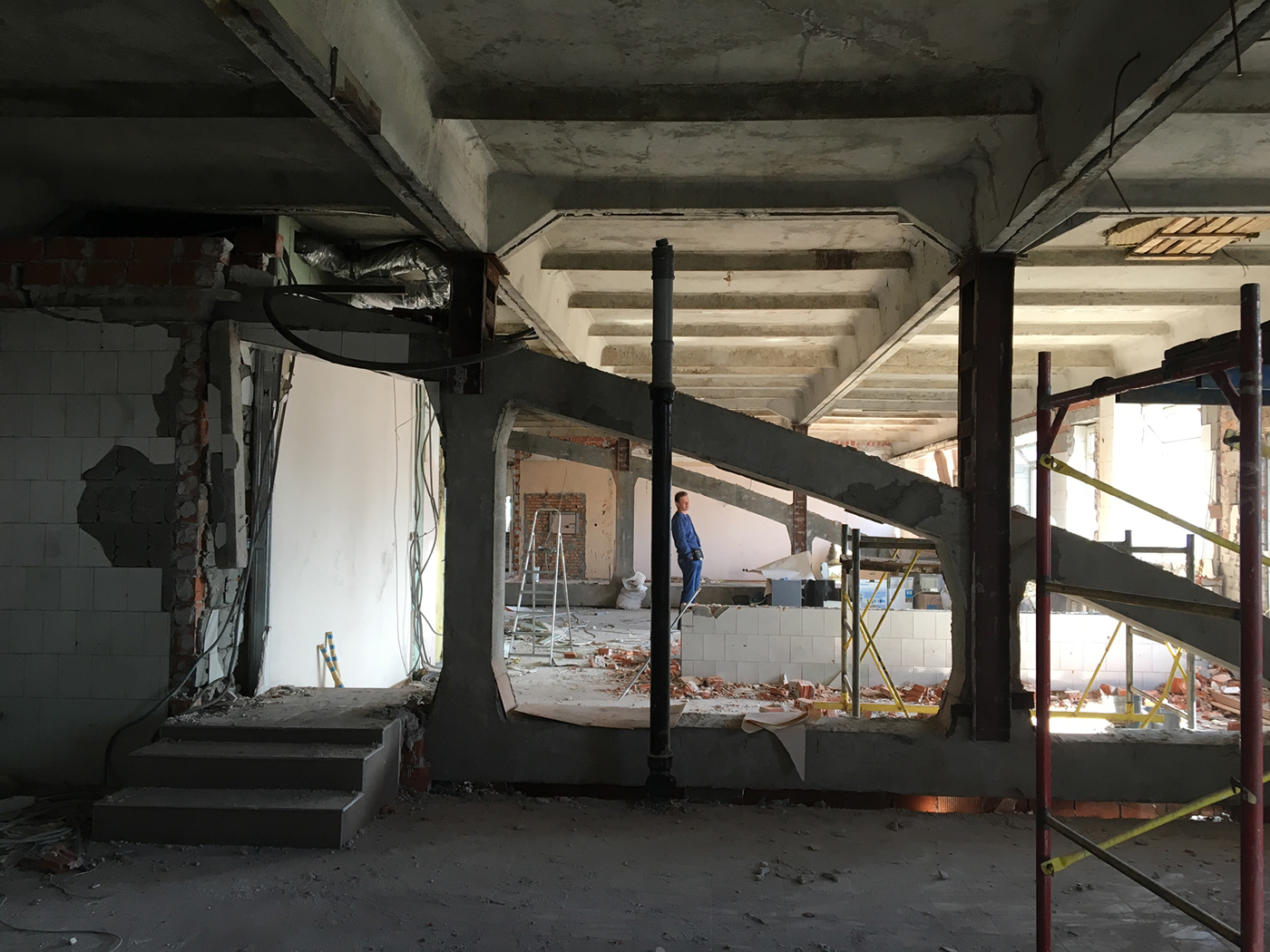 乌克兰工业风办公室设计-15