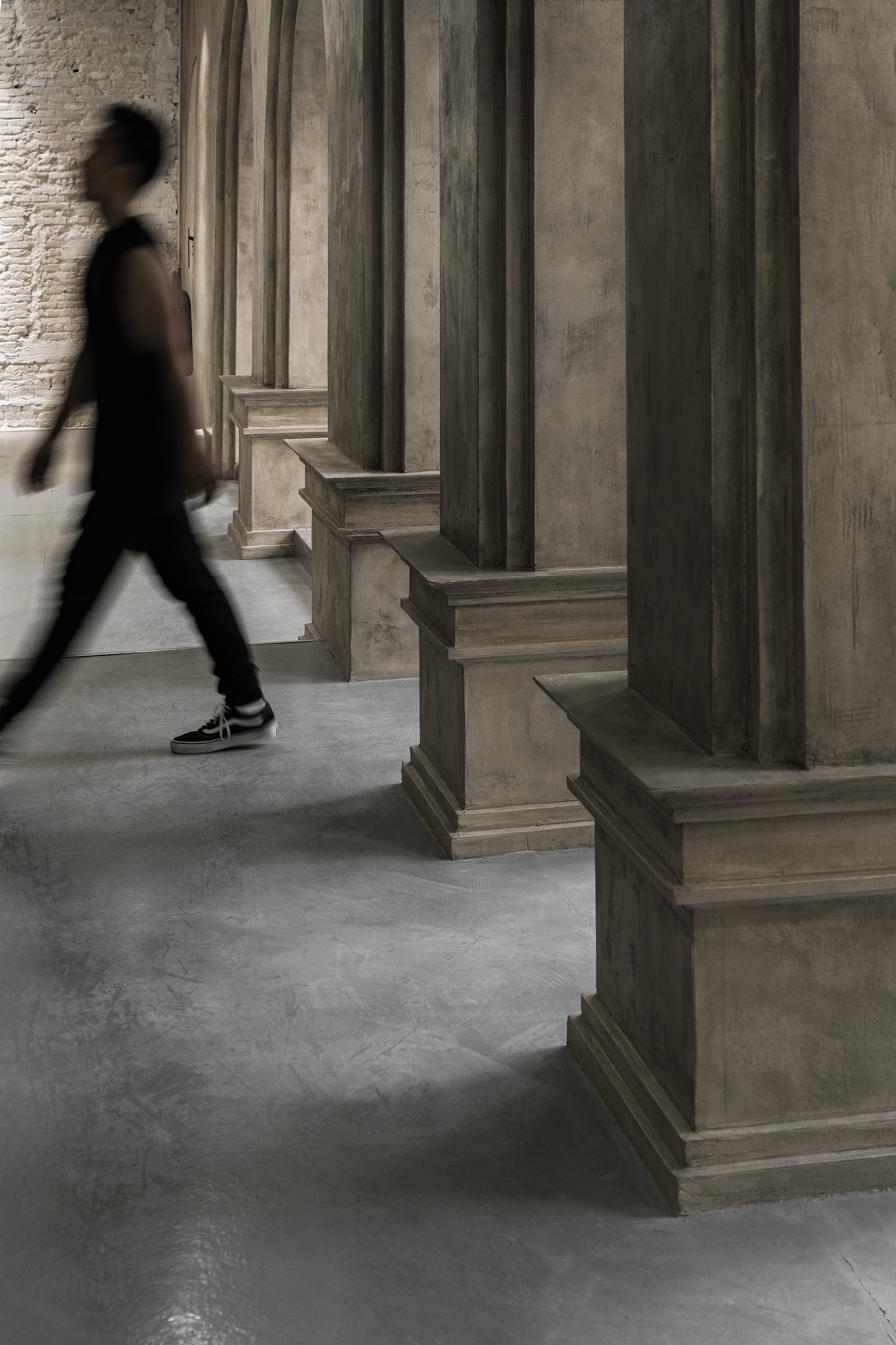 黑暗画廊丨越南河内丨Naki Wood Studio-11