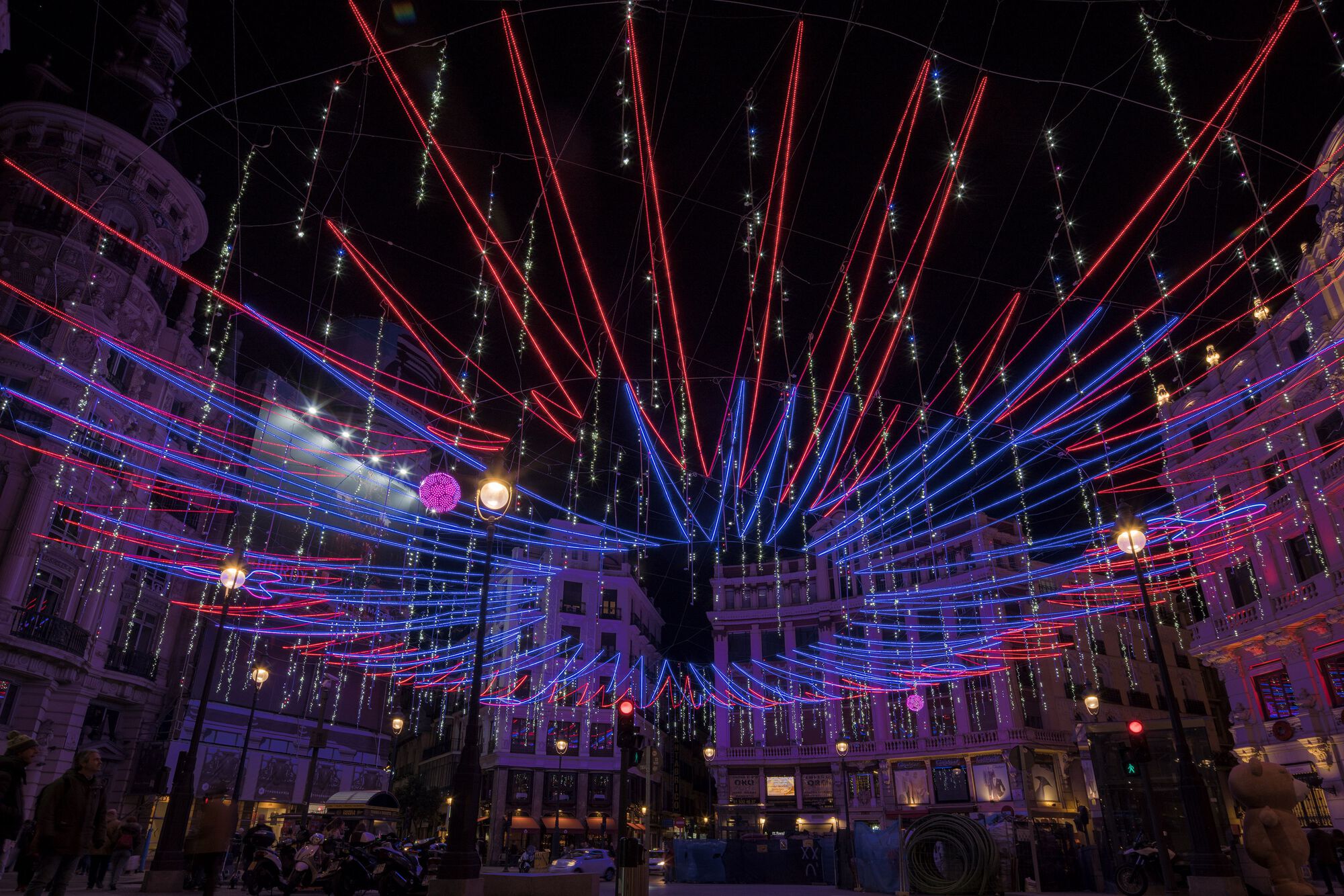 IRIS 灯光装置丨西班牙马德里丨Brut Deluxe-13