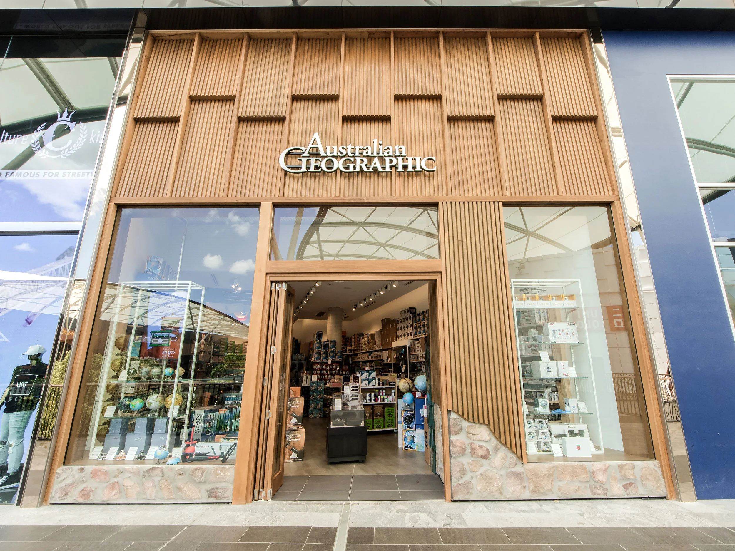 澳大利亚地理杂志线下店铺设计项目丨aplin creative-16