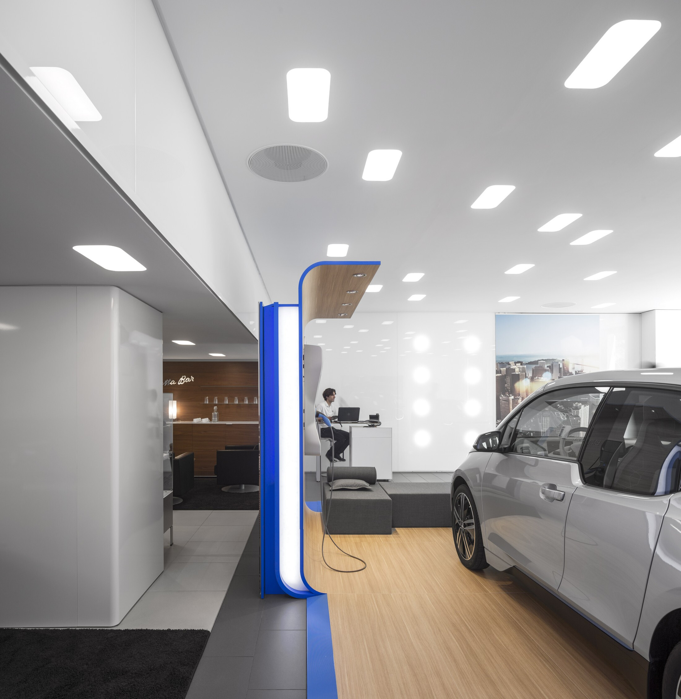 BMW i City Sales Outlet · 神秘动感白膜展示空间-20