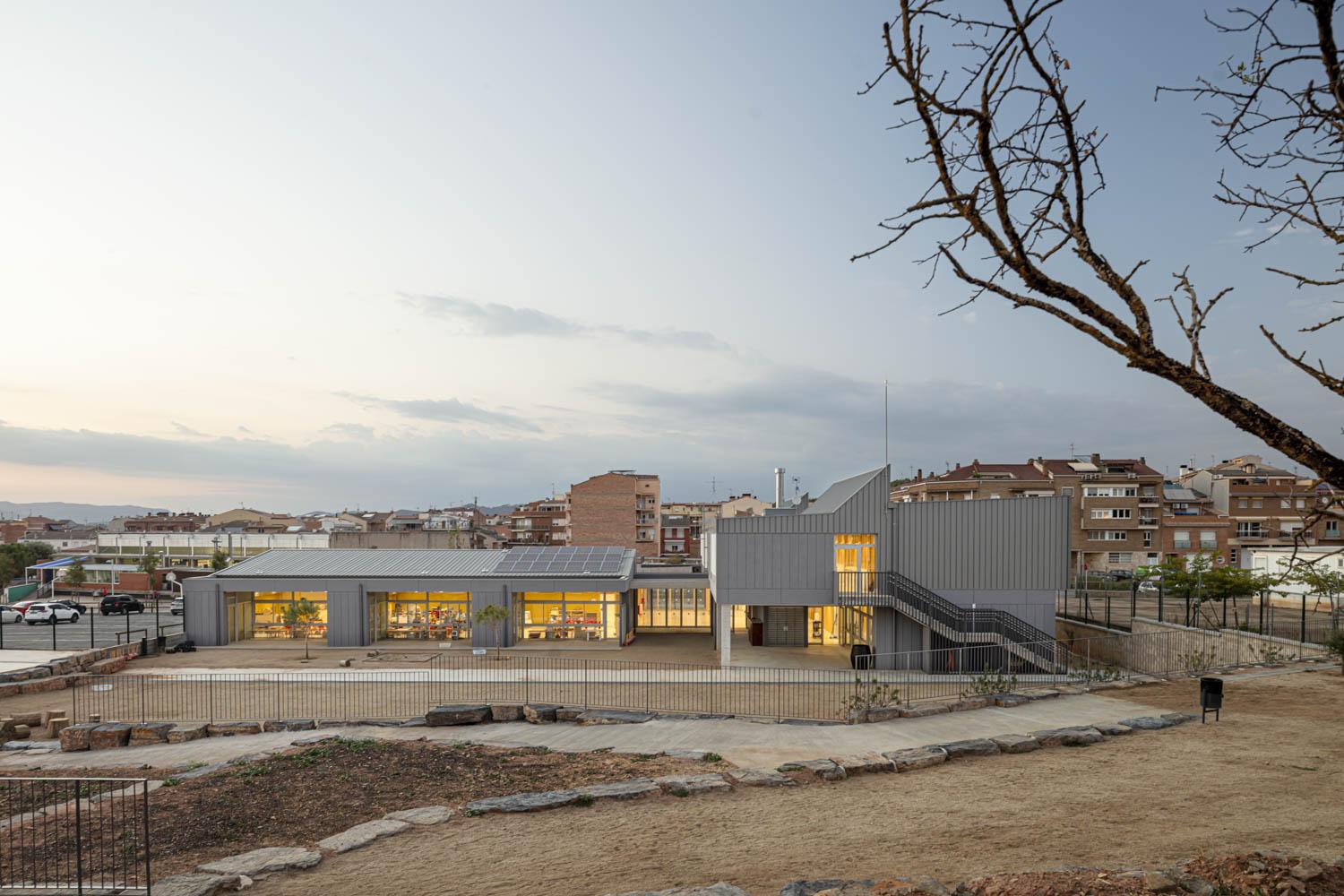 西班牙 Sant Fruitós 教育建筑丨西班牙巴塞罗那丨Adrià Goula-7