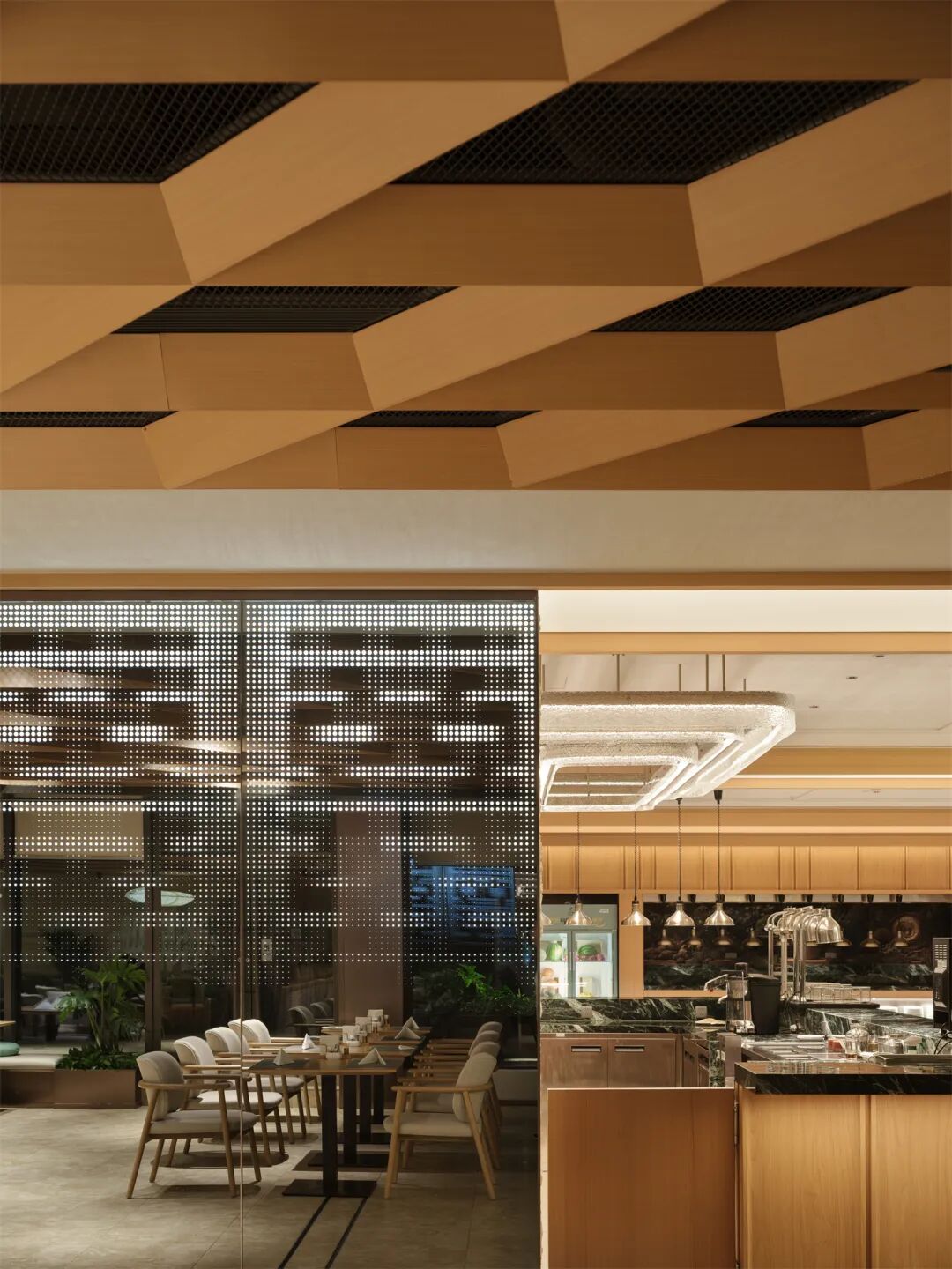 鹏欣（南京）水游城洲际假日酒店FEAST餐厅丨中国南京丨COLORFULL昱景设计-20