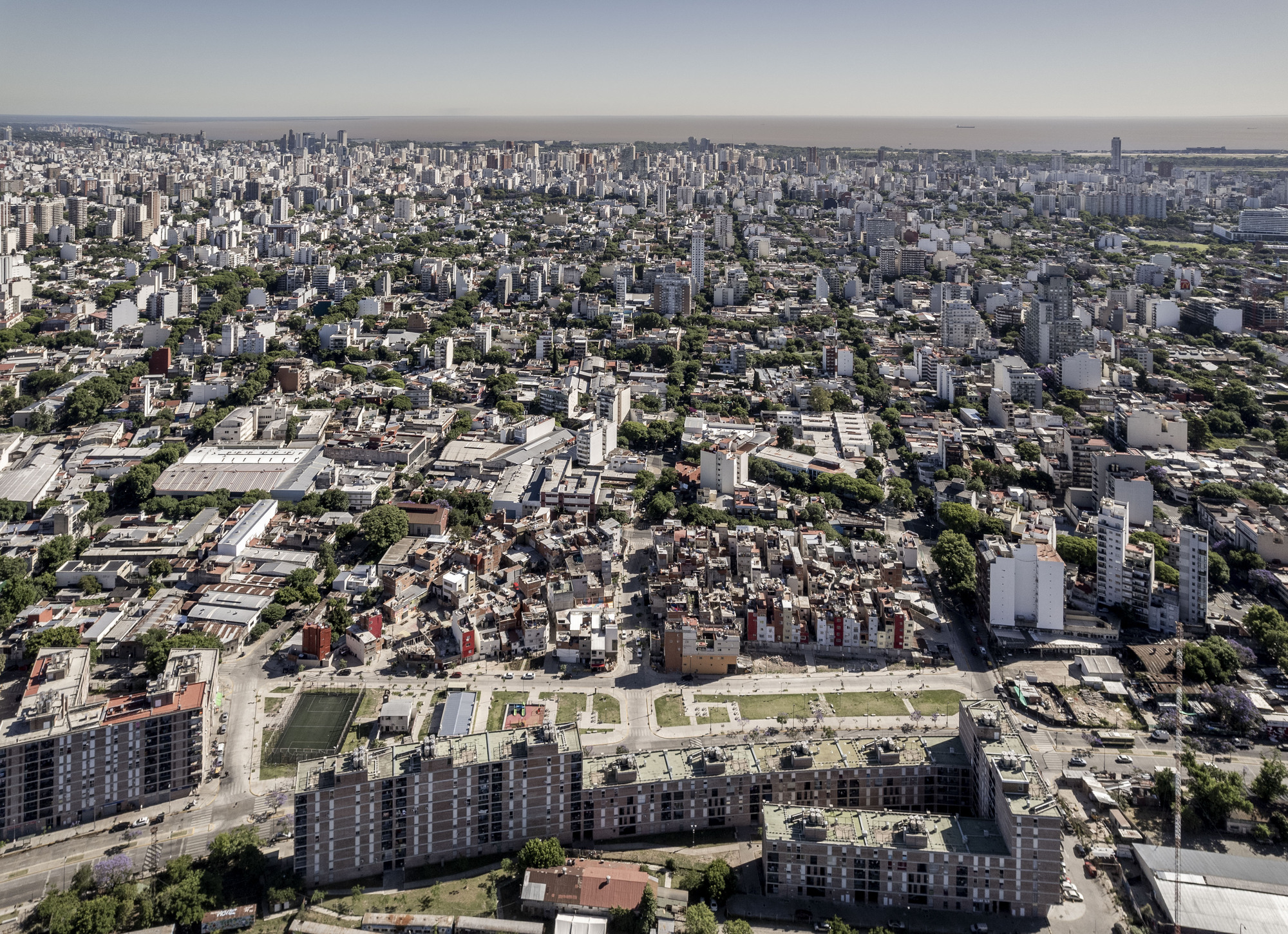 阿根廷首都貧民窟的綠色蛻變：從廢棄鐵道到安全、永續公共空間，Playón de Chacarita 社區協力計畫，為都市更新帶來新典範，打造韌性家園 | FAM-14