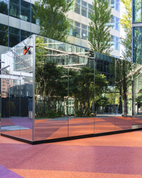 Nike Experience Hub - Potsdamer Platz | 融入环境的多功能运动空间