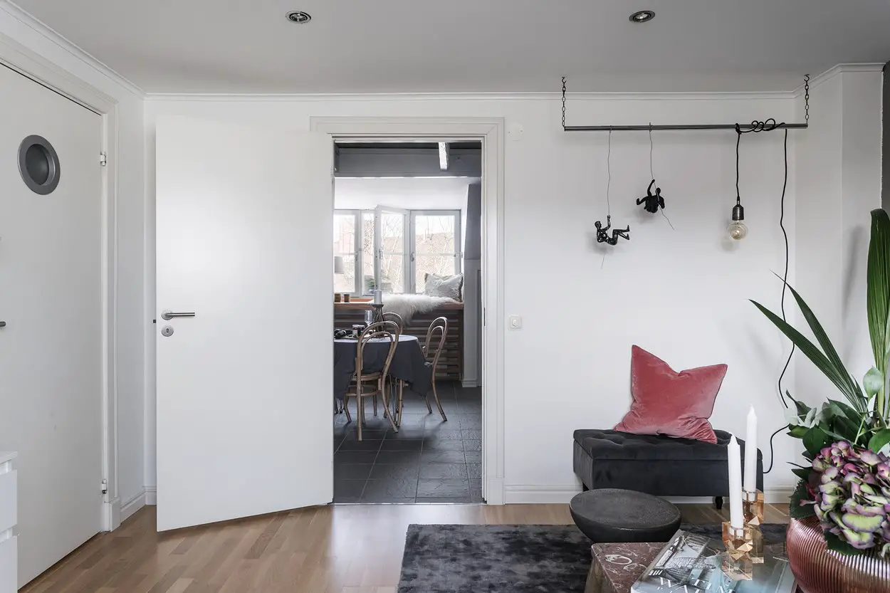 49 平米公寓打造高挑卧室，玻璃地板增添空间通透感-6