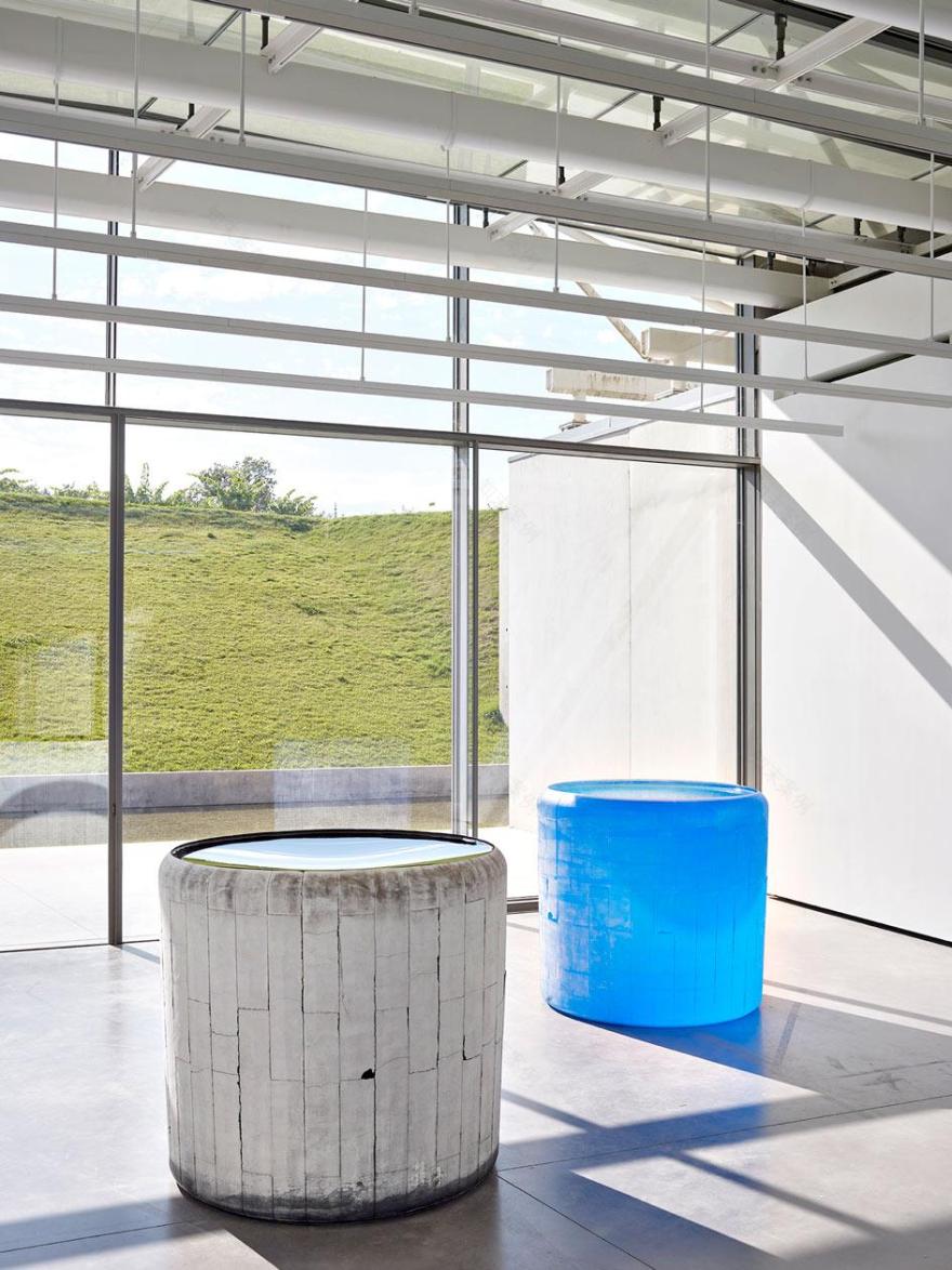 双生死亡之谜 | Roni Horn 的艺术探索-17