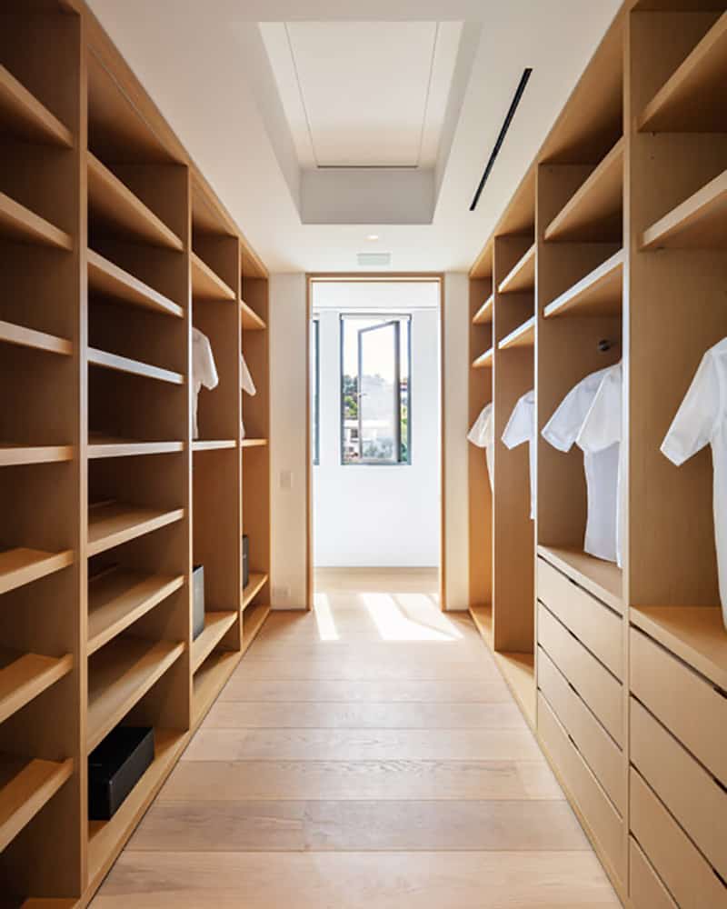 Fascinating minimalist home is cantilevered over the Los Angeles hills-34