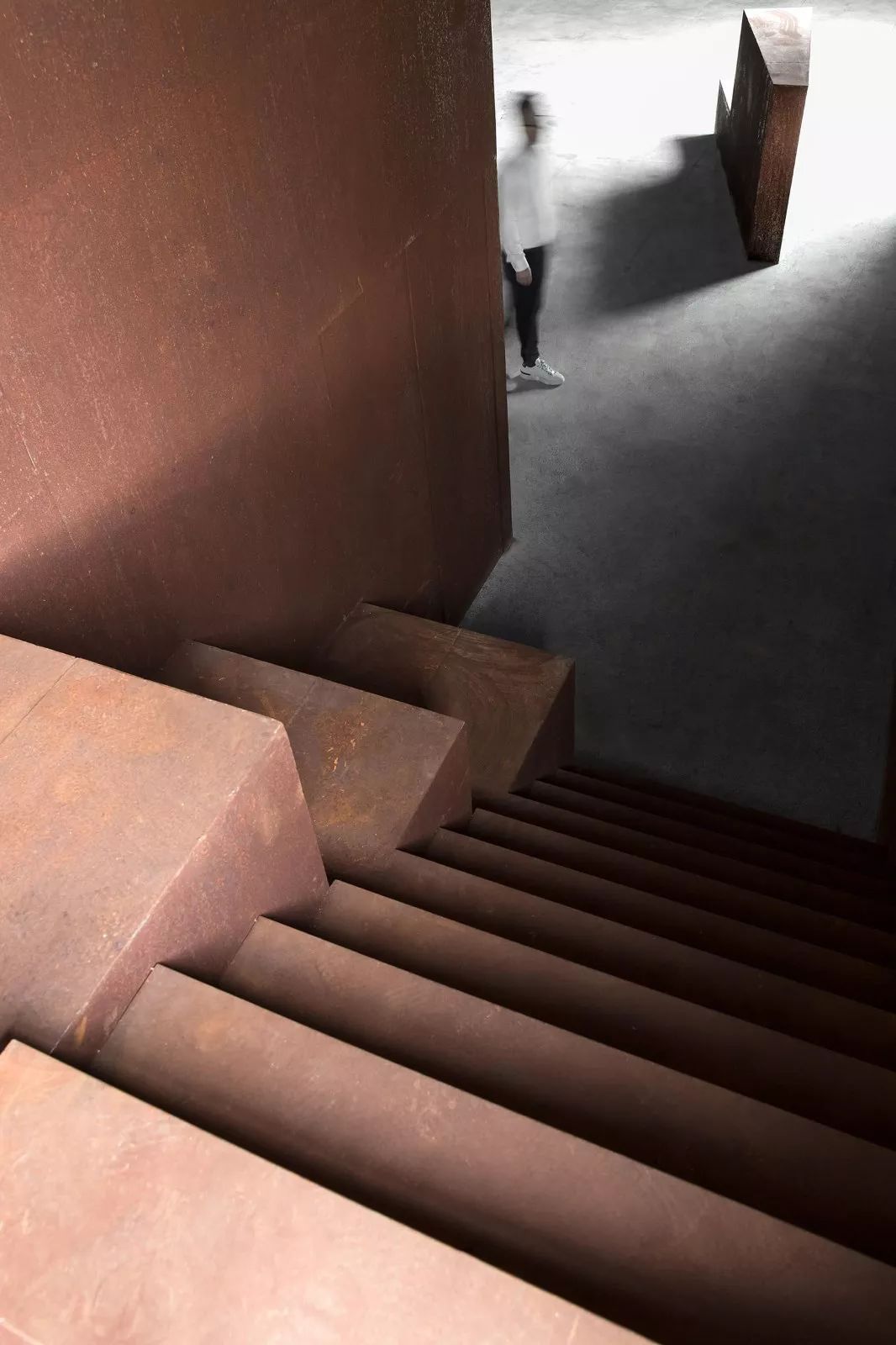 原始空间的新生力量——汕头 AD 艾克建筑办公室设计-45