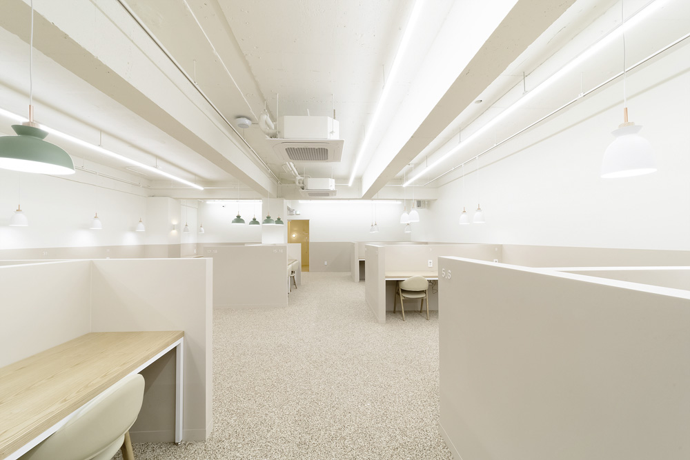 240 平现代白色&木质咖啡厅设计-20