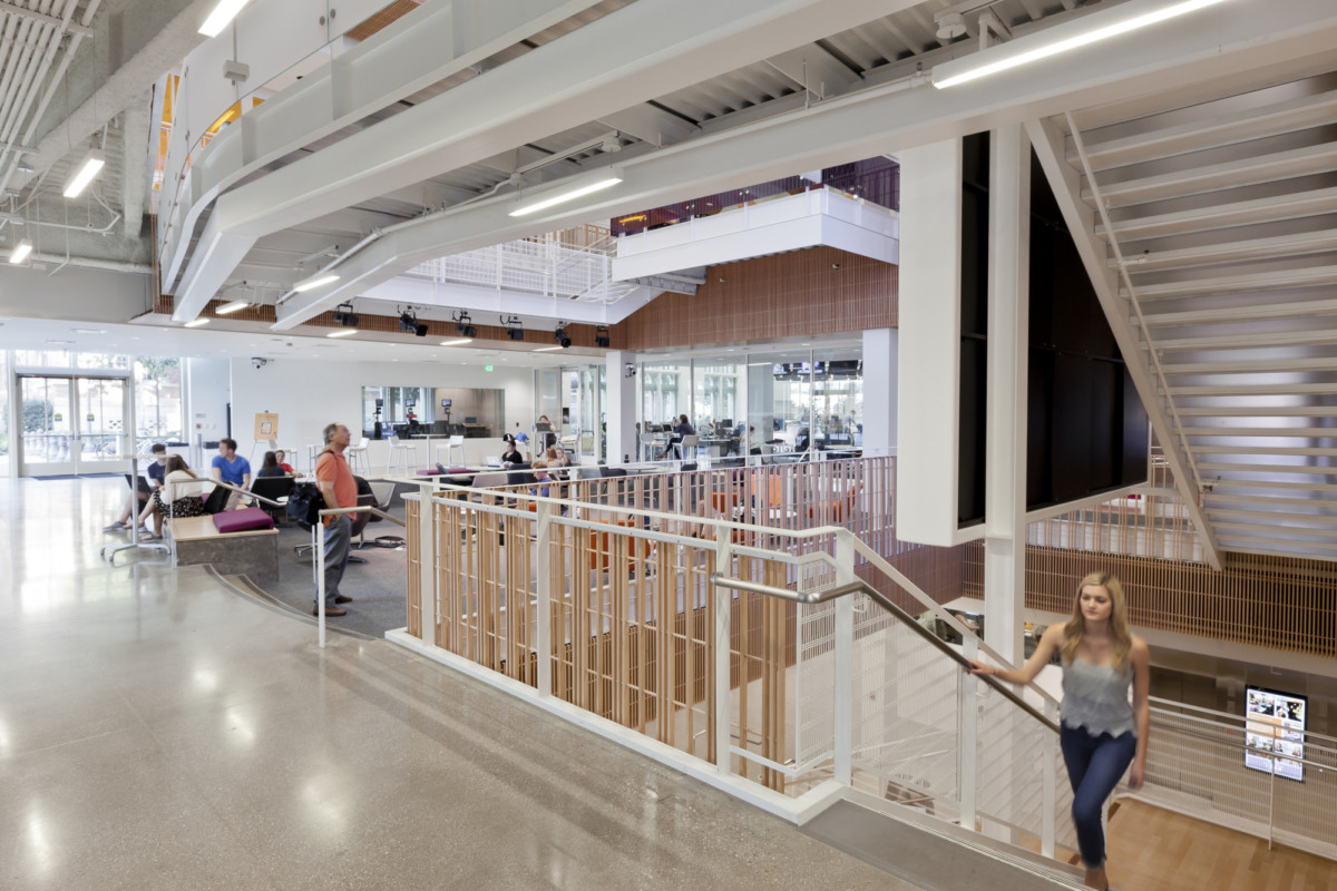 南加利福尼亚大学沃利斯·安嫩伯格传播与新闻学院-12