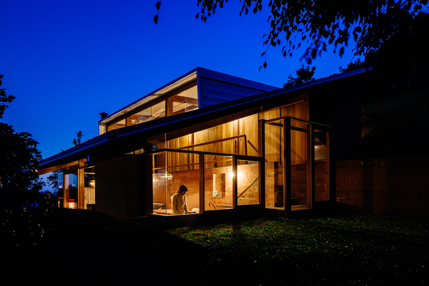 巴西半山坡住宅——自然与设计的完美融合-27