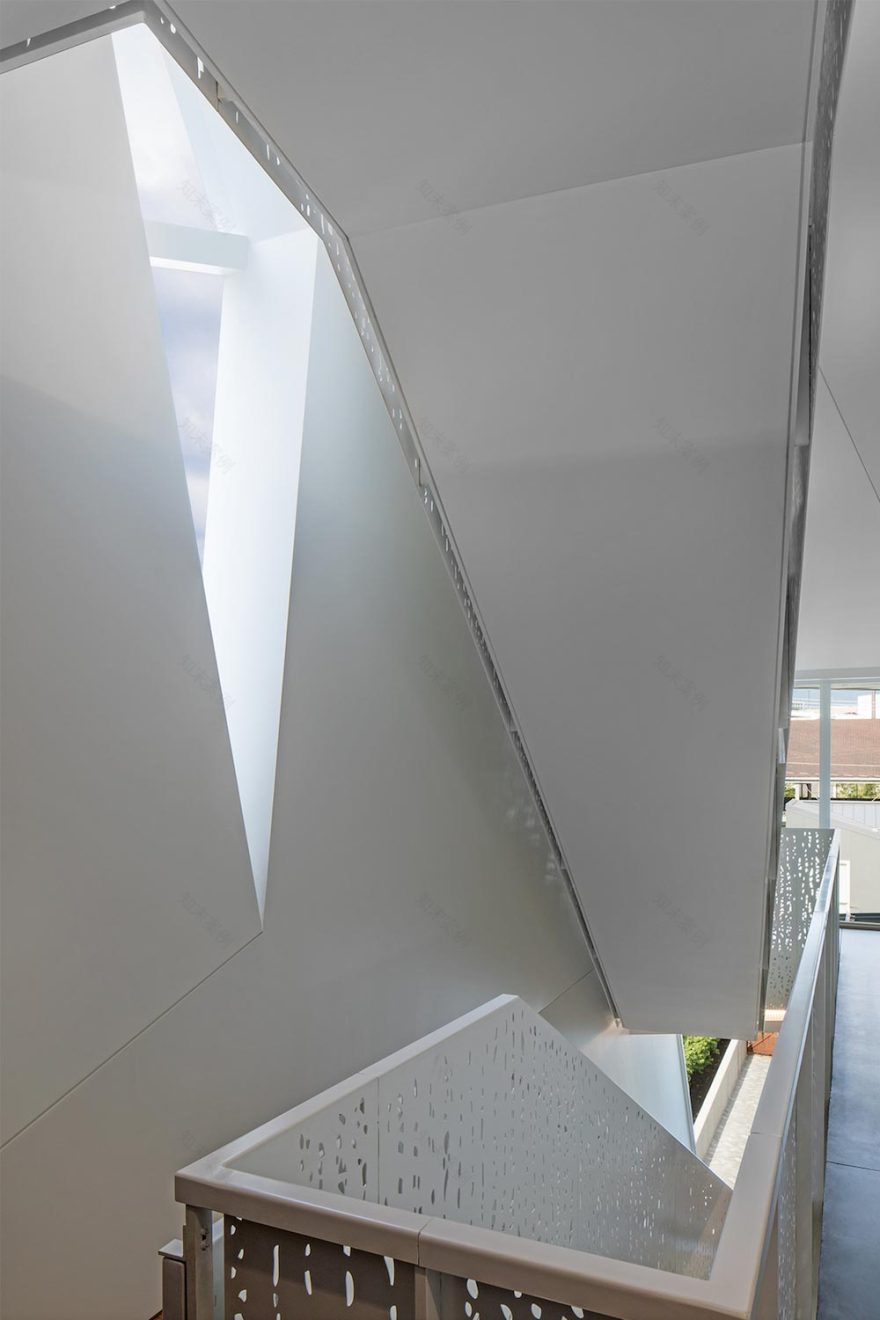 罗伯特·马施克建筑师打造的城市中的私密住宅-22