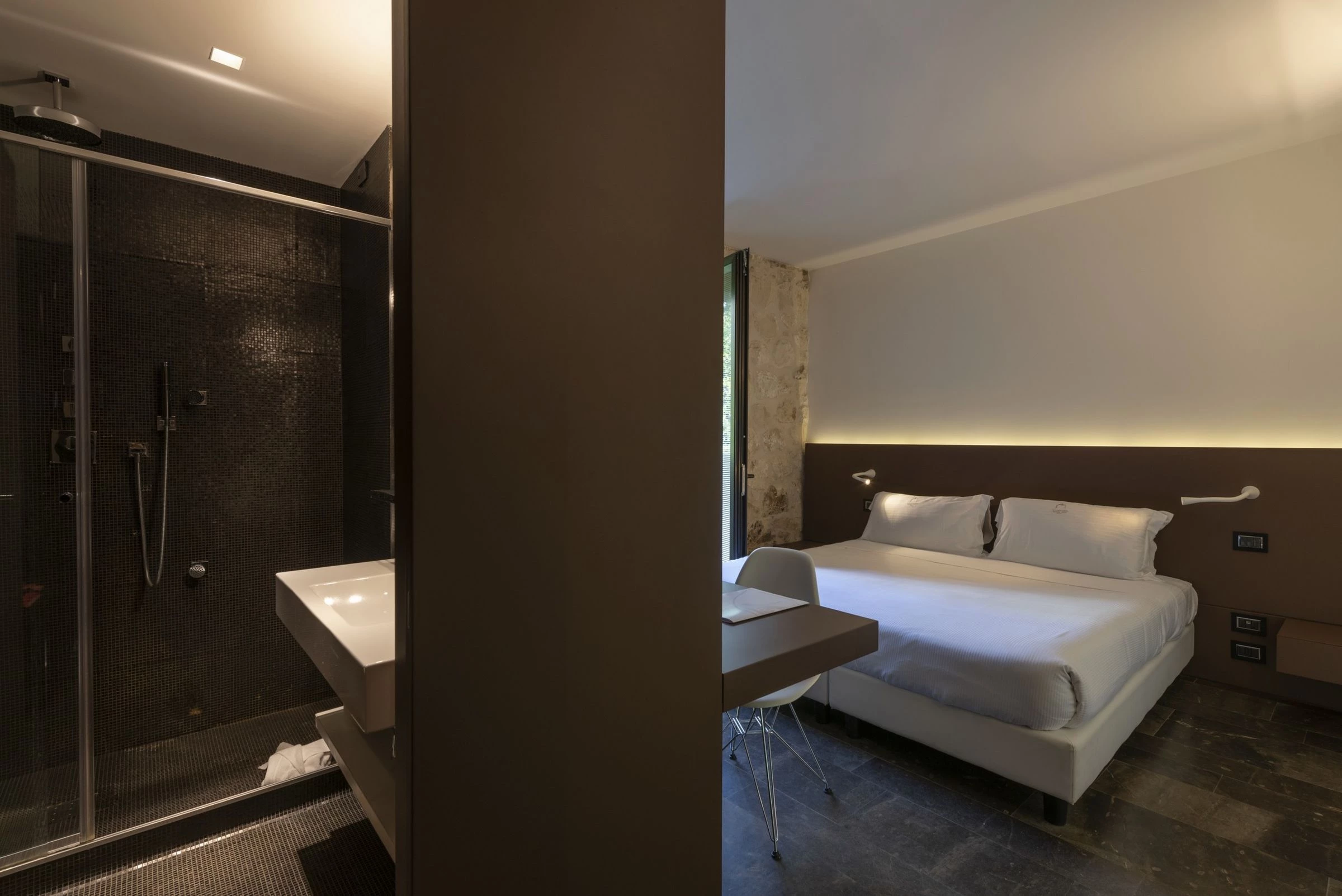 意大利修复古堡别墅,新旧对话的光影空间-38