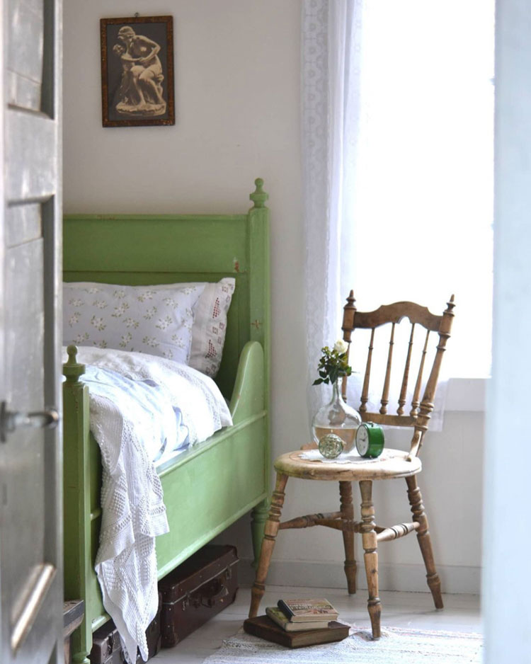 挪威峡湾边的传统木屋-10