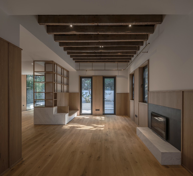 The House with a Tiny Patio  Atelier TAO+C-42