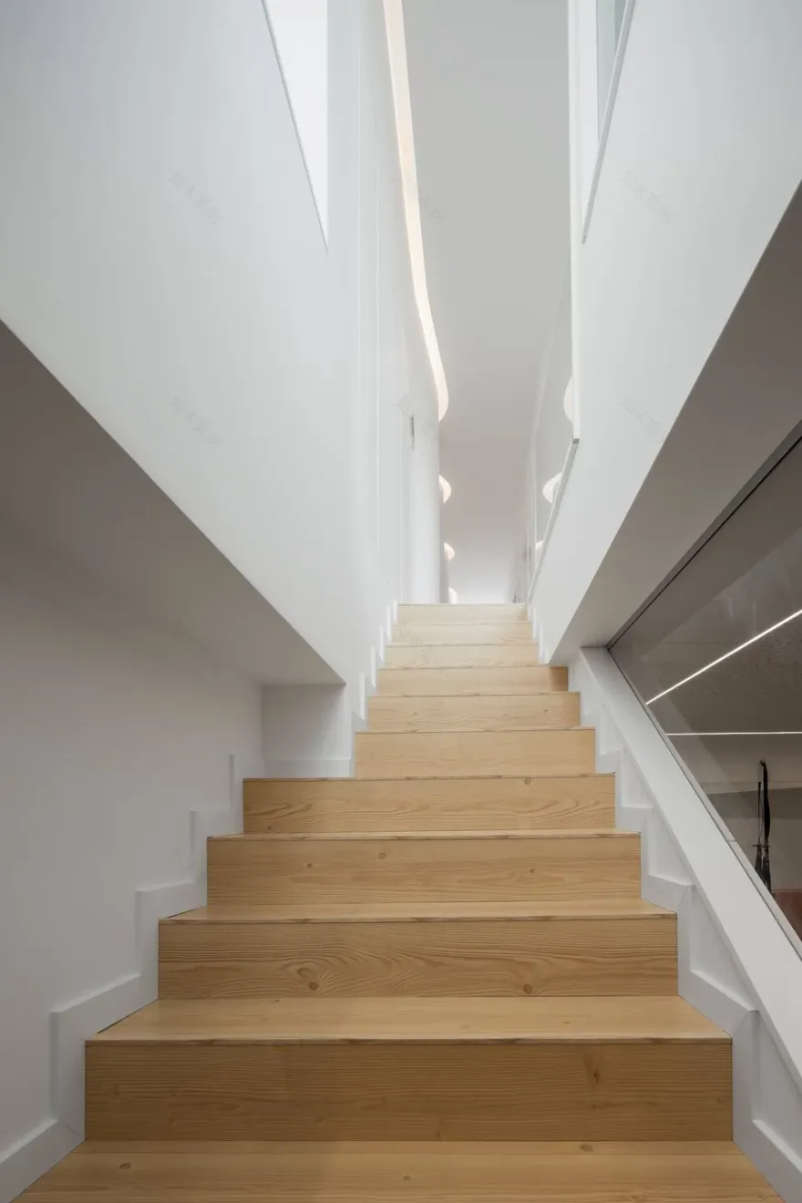 葡萄牙阳光医疗办公室设计丨Arquitetos Rómulo Neto-25