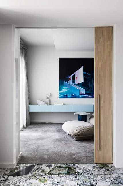 金色的;金黄色的;金的;金制的-89