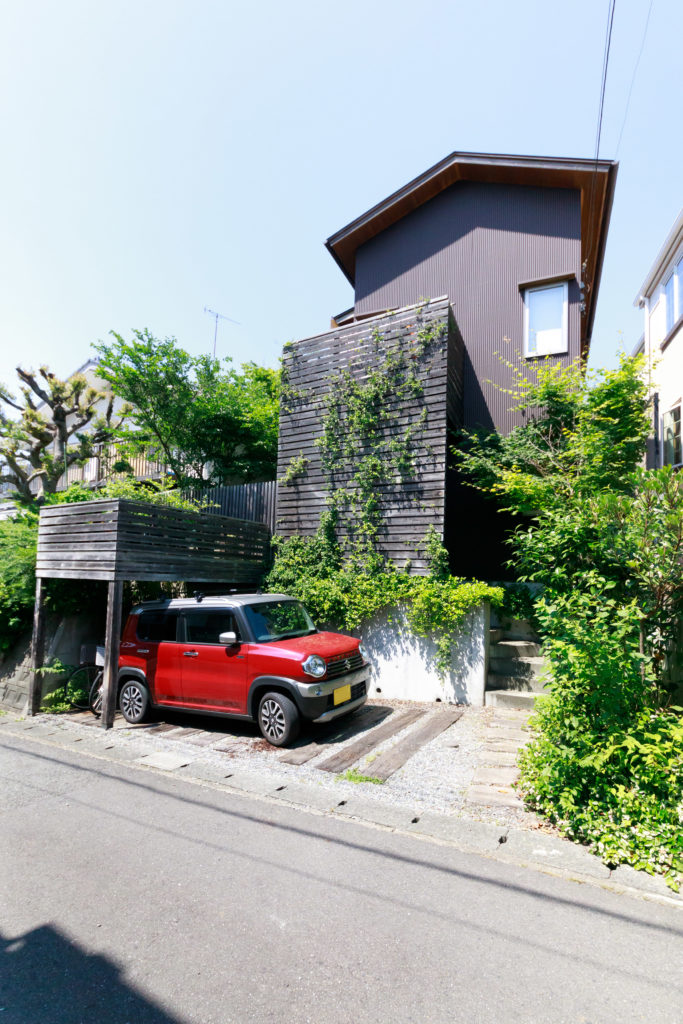 中庭はもうひとつの部屋日々の小さな変化を愉しむ自然の恵みで豊かな生活 | Outdoor | 100%LiFE-0