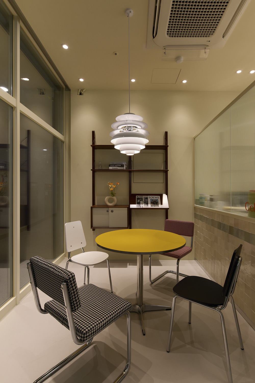 感性空间设计——17 坪咖啡厅模型装修工程报价-11