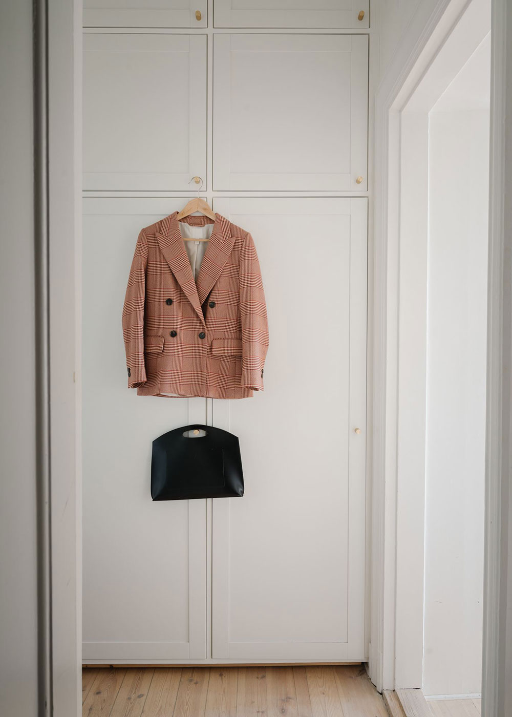 北欧风格瑞典公寓，温馨明亮的湾窗设计-34