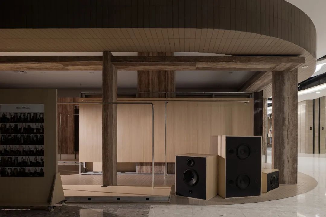 RRROSE 女性服装品牌零售店设计丨中国西安丨Chin Design-3