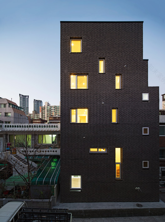 首尔“房子拥抱天空”住宅设计-36