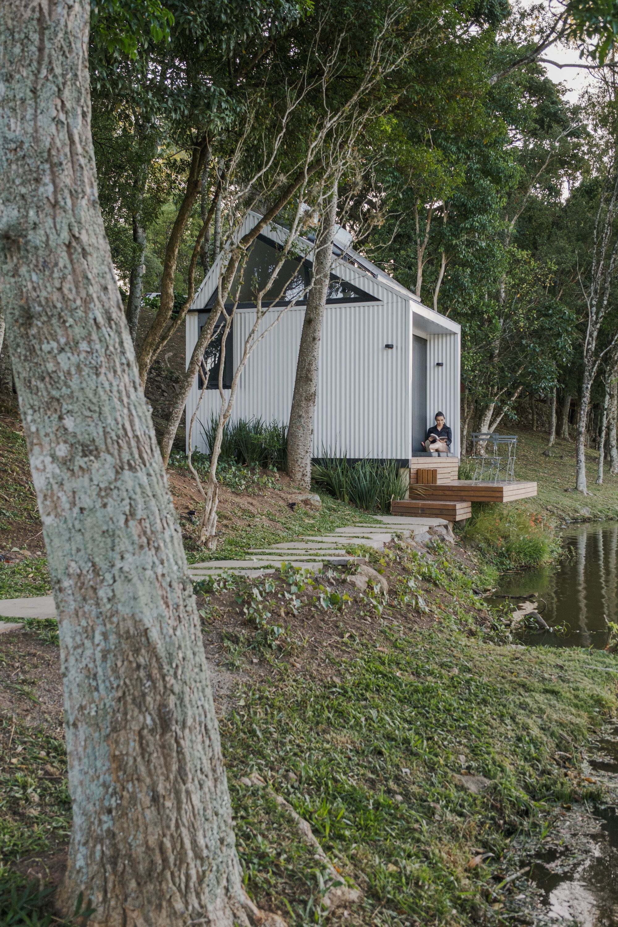 山谷中的避难所丨巴西南里奥格兰德丨Oazo + Zanesco Arquitetura-24