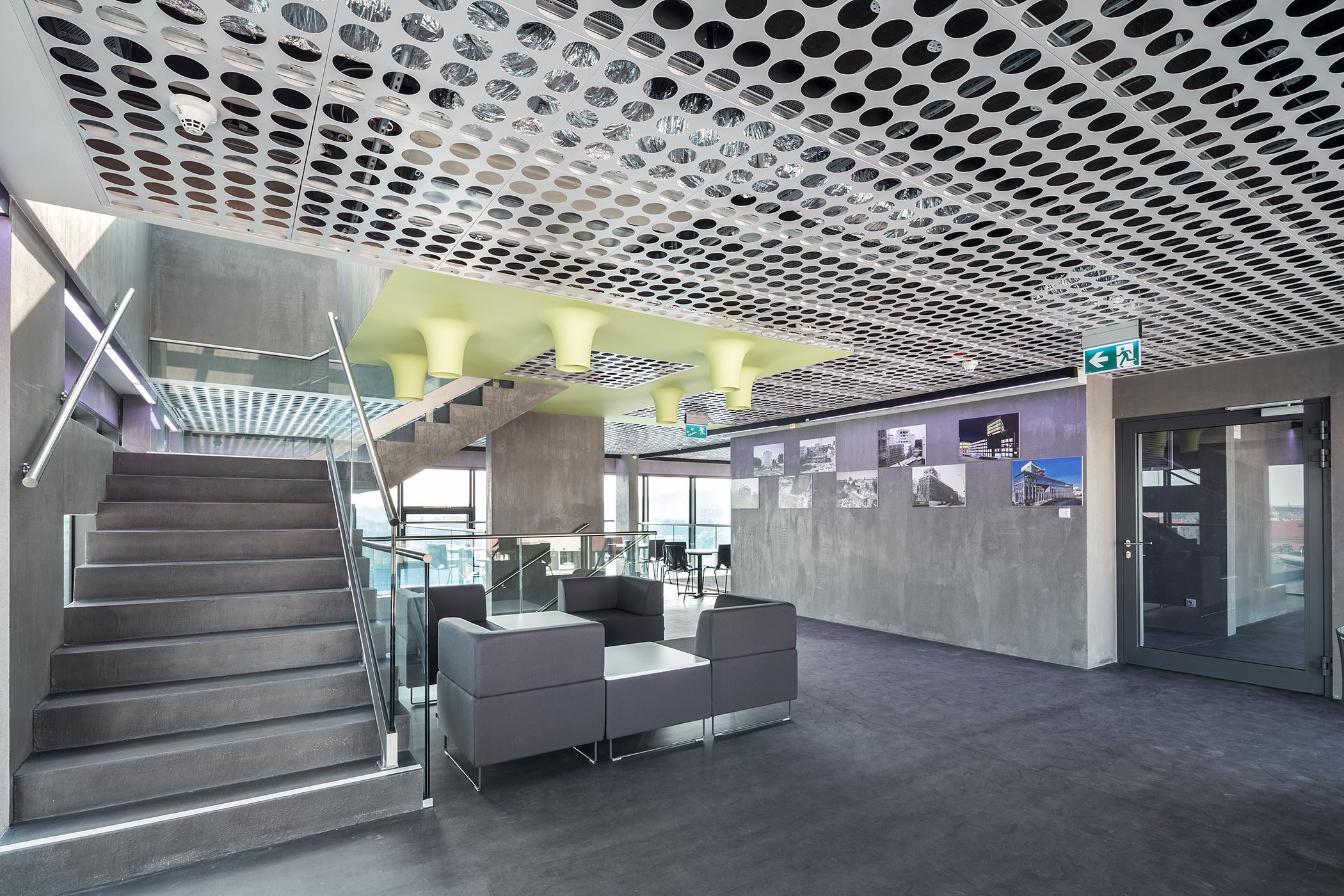 波兰 AGH 科技大学现代室内设计案例解析-7