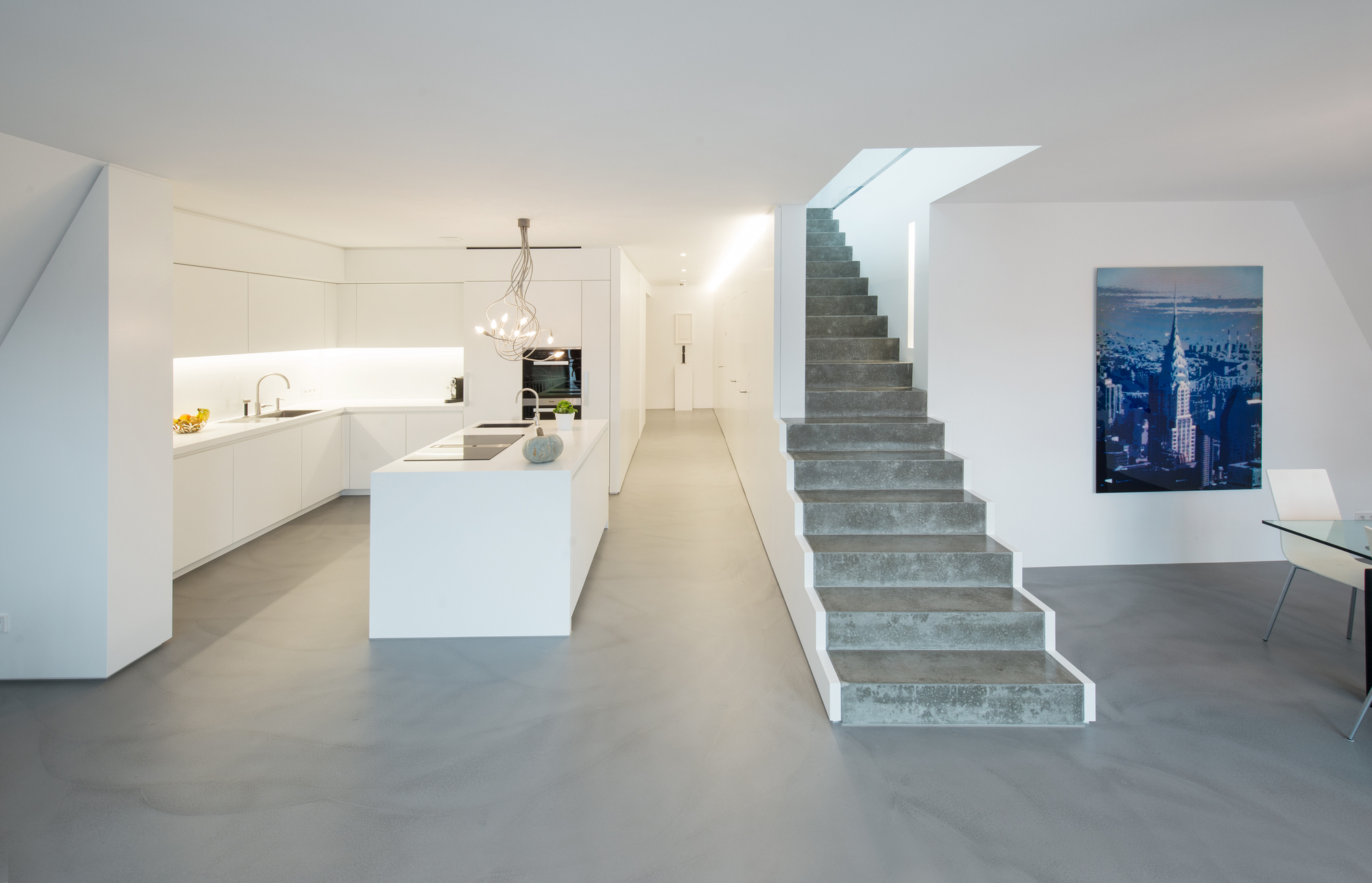 乌尔姆历史古城新公寓楼,双坡屋顶与玻璃底商空间设计-1