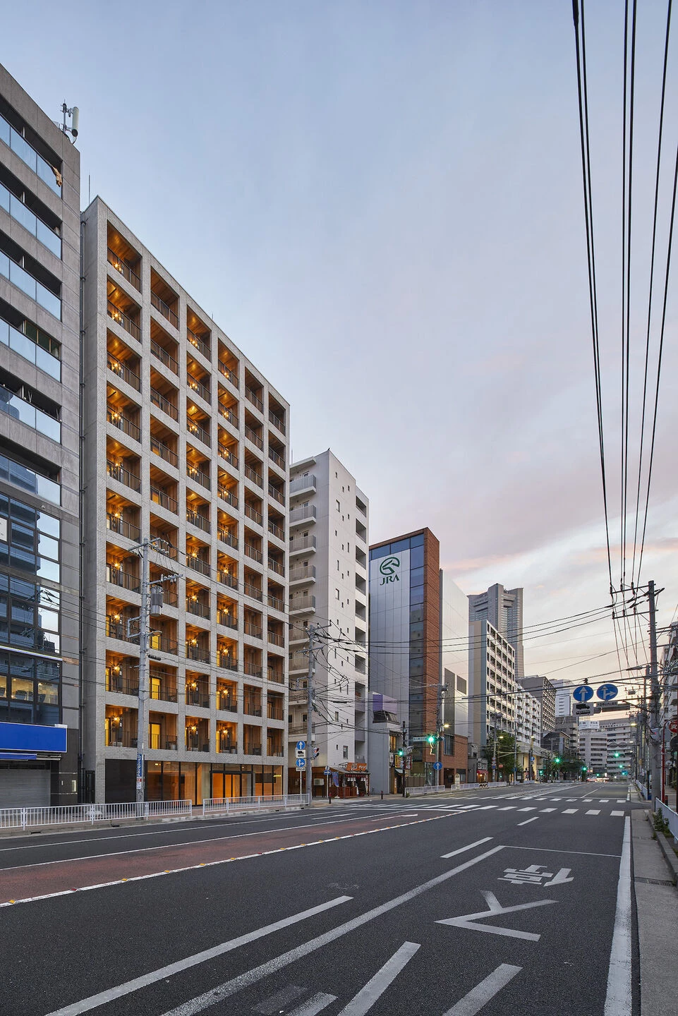 模糊界限的混凝土皮肤 · 日本公寓设计新尝试丨日本神奈川-34