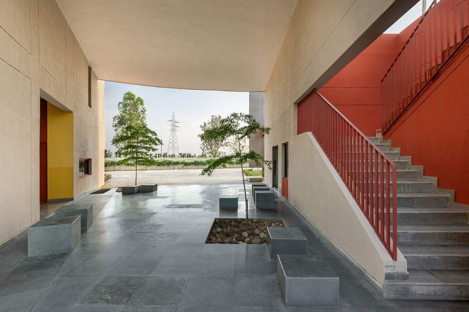 弧形堡垒校园 | 印度 St Martha Bethany Vidyalaya 学校一期设计-32