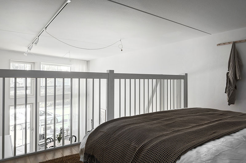 层叠空间的魔法，35 平米小公寓变出两层-16