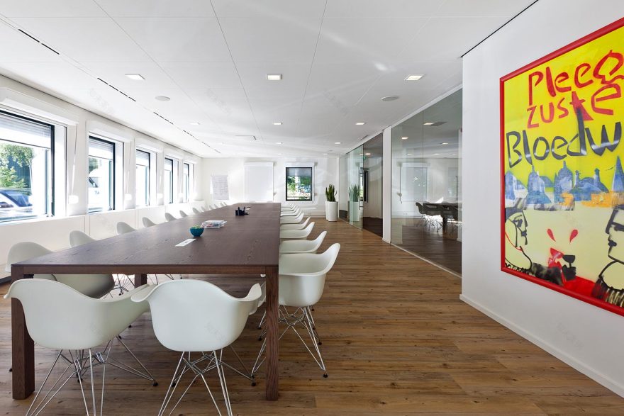 荷兰 Omega Pharma 办公室设计,灵活共享空间促进协作-6