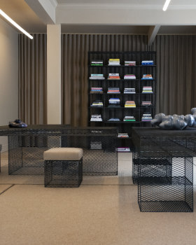 旧金山灵活多变展览空间设计丨美国丨Studio Ahead