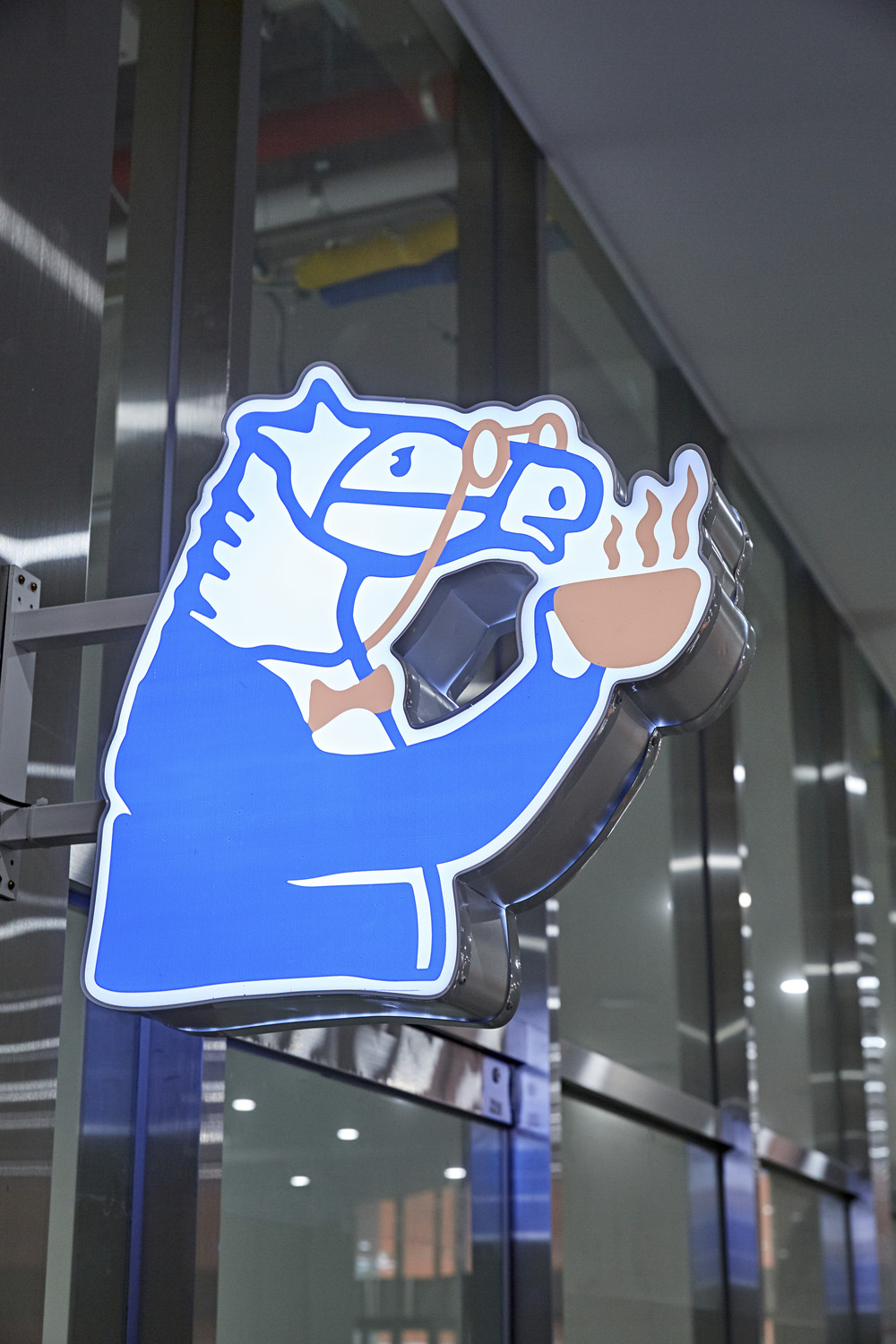 极简风 11 坪咖啡店，打造舒适空间-14