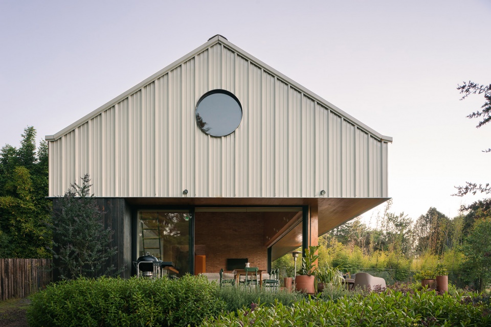 墨西哥 GARDENIA 住宅 | 光影尺度游戏打造现代小木屋-7