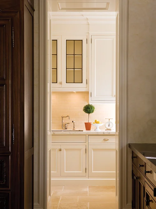 劳伦斯公园都铎式建筑（注：Tudor常见有都铎王朝；都铎式建筑风格等意思，这里结合Lawrence Park推测大概率是指都铎式的风格或建筑类型，比如是某小区内采用了都铎式风格建造的房屋等，如果有更多背景信息可得到更精准结果） 丨CASEY DESIGN | PLANNING GROUP INC.-10