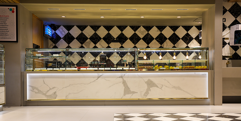 印度宫殿风格甜品店,传统奢华与现代简约的完美结合-14