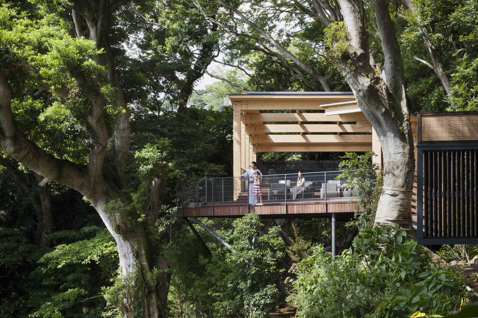 2012 年竣工的热海界-8